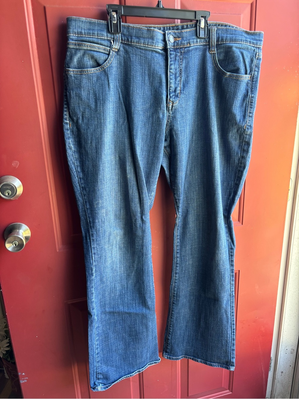 Women’s Classic Straight Blue Jeans